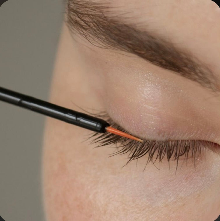 Wimpernwachstumsserum - Natürlich längere und dichtere Wimpern!